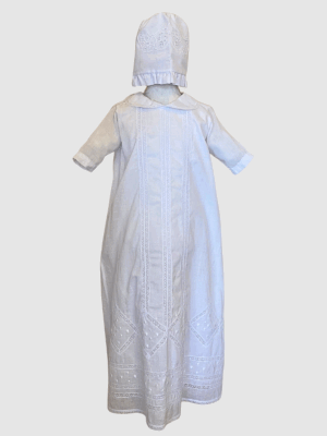 Mandrião Longo com Touca para Batizado – Bordado Poá e Detalhes em Renda